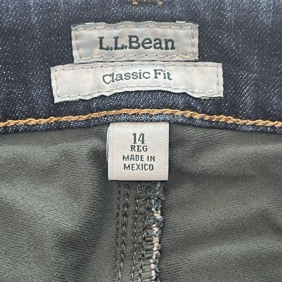 L.L. Bean Blue Straight Leg Jeans Classic Style - Picture 3 of 8